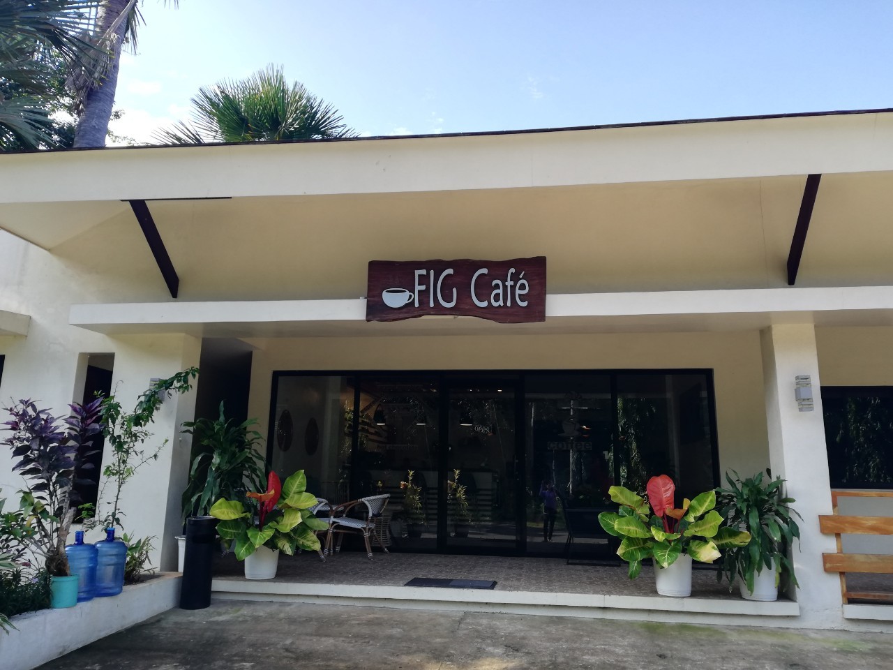 FIG Cafe シキホール　FIG Sunset View Resort